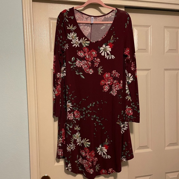 dearcase Dresses & Skirts - Wine colored floral long sleeve dress (Plus)